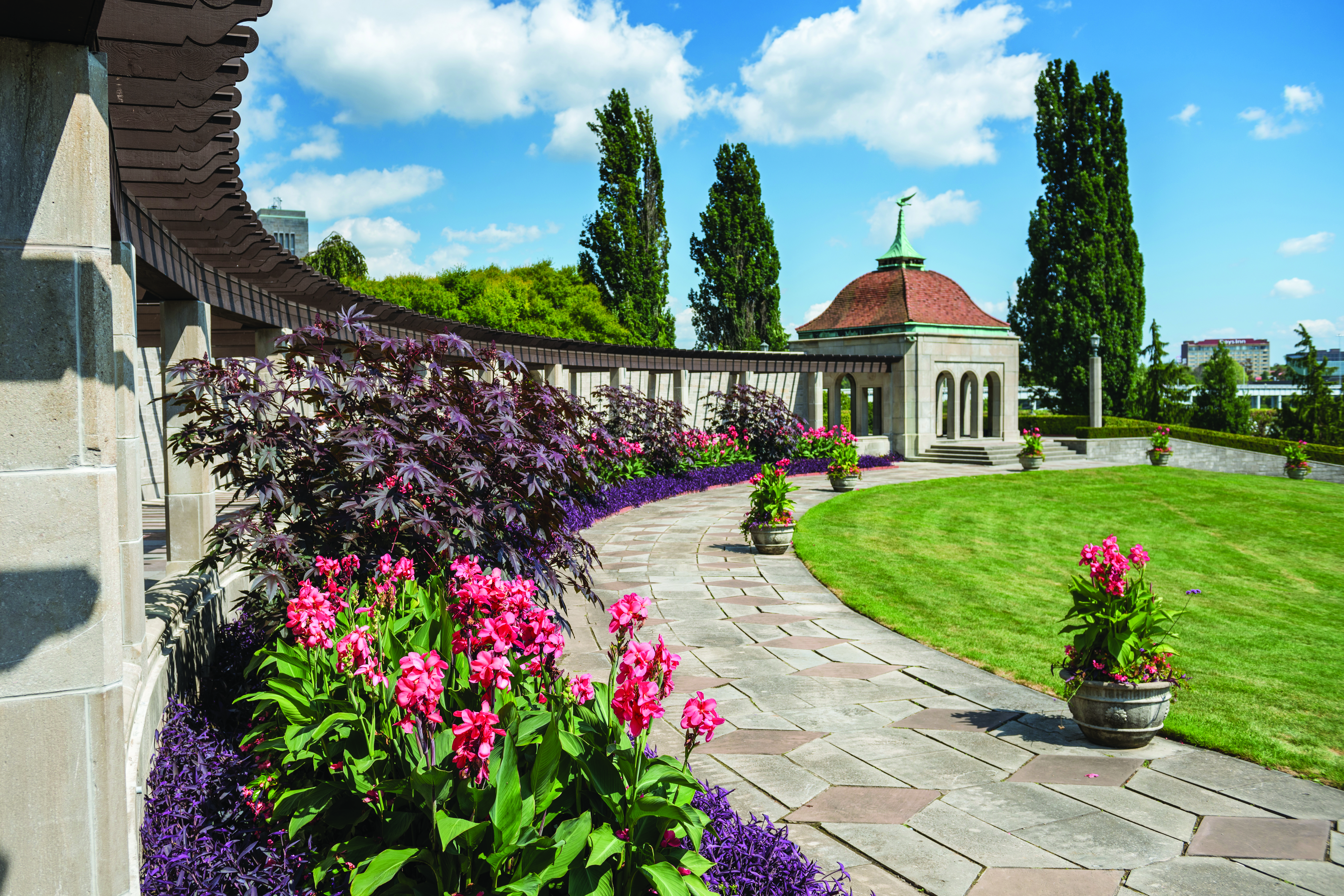 Niagara Parks and Niagara Jazz Festival Present Summer Mardi Gras at Oakes Garden Theatre
