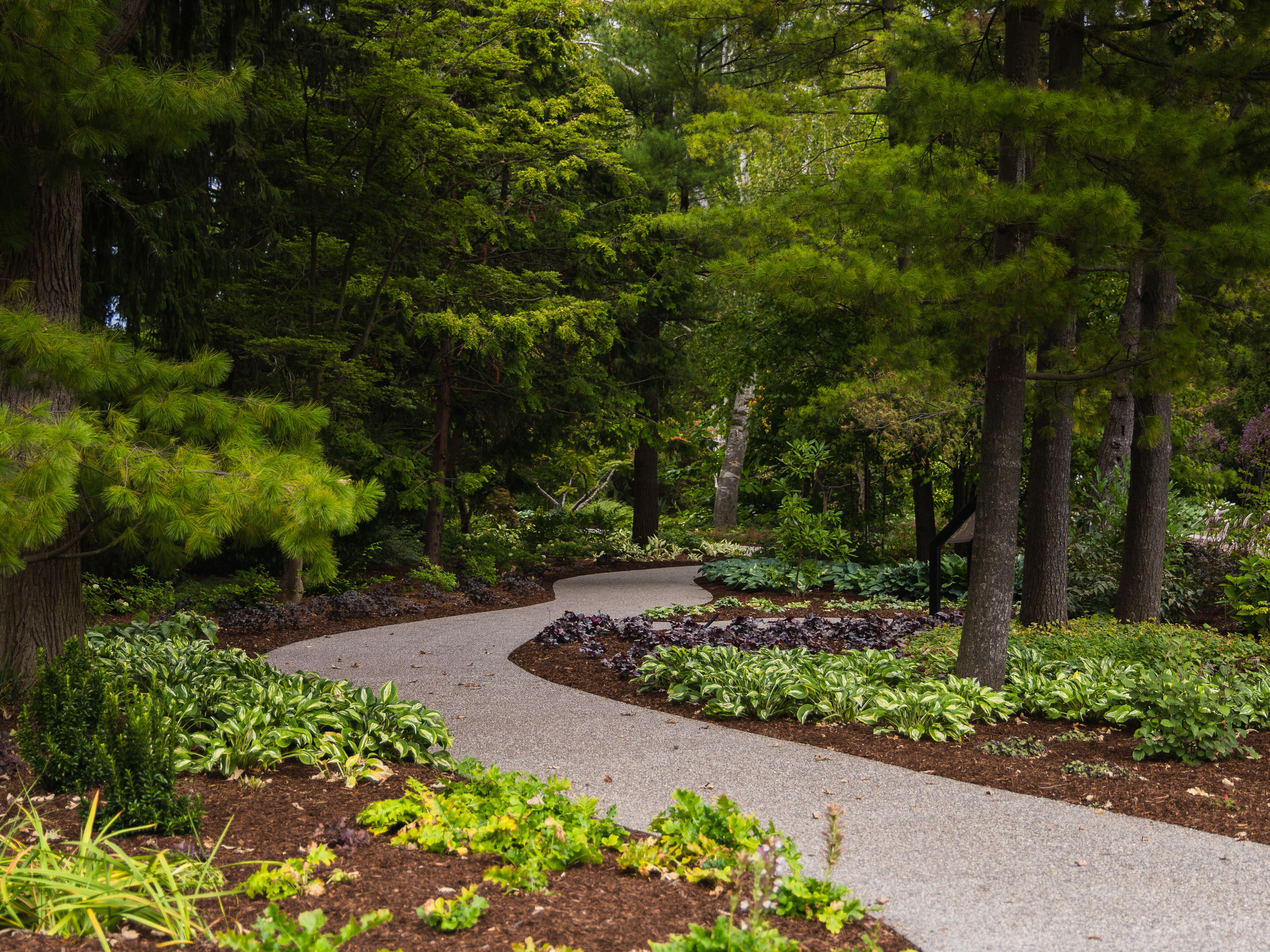 ​​Niagara Parks Unveils New Recognition Garden at the Botanical Gardens